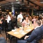 Über 100 Gäste kamen zur Charity Gala für "Lecker hoch drei" in 'Hensslers Küche'