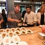 Gäste bei der Charity Gala für"Lecker hoch drei"