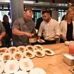Gäste bei der Charity Gala für"Lecker hoch drei"