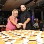 Nachtischbegeistert: Nova Meierhenrich und Steffen Henssler bei der Charity Gala für "Lecker hoch drei"